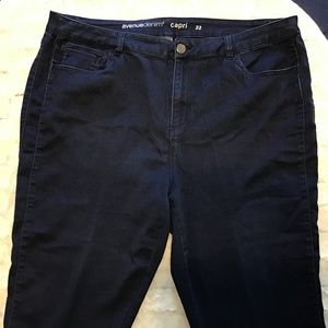 AVENUE BUTTER DENIM  CAPRI JEANS